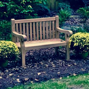 Hyde Park bench 4ft - Customer Photo Goldenteak